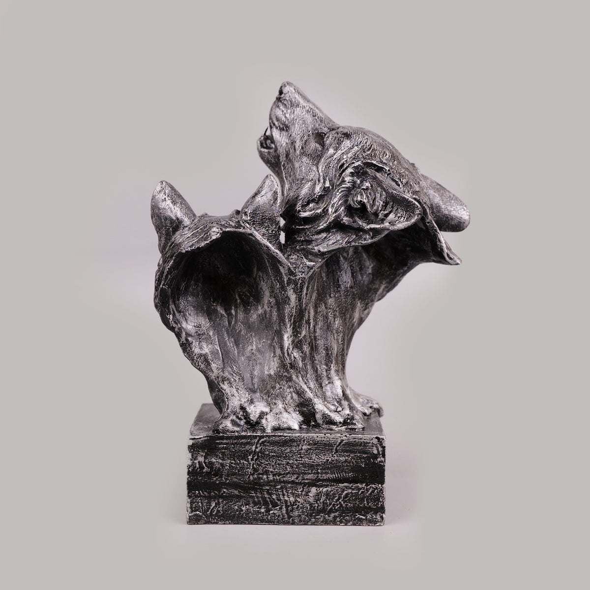 Royal Howling Wolves Head - Antique Silver Collection