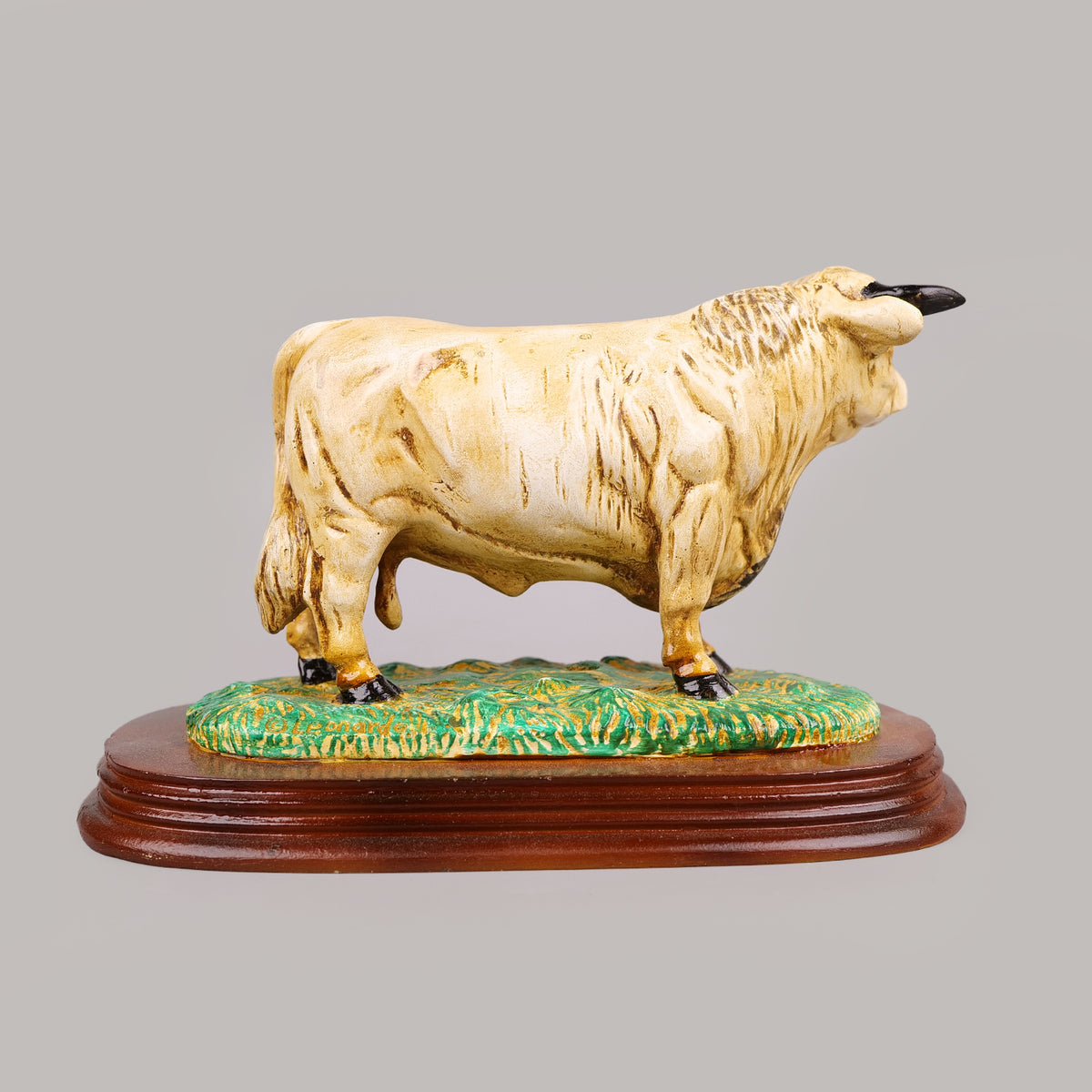 Royal Charolais Bull - Pastoral Heritage Collection