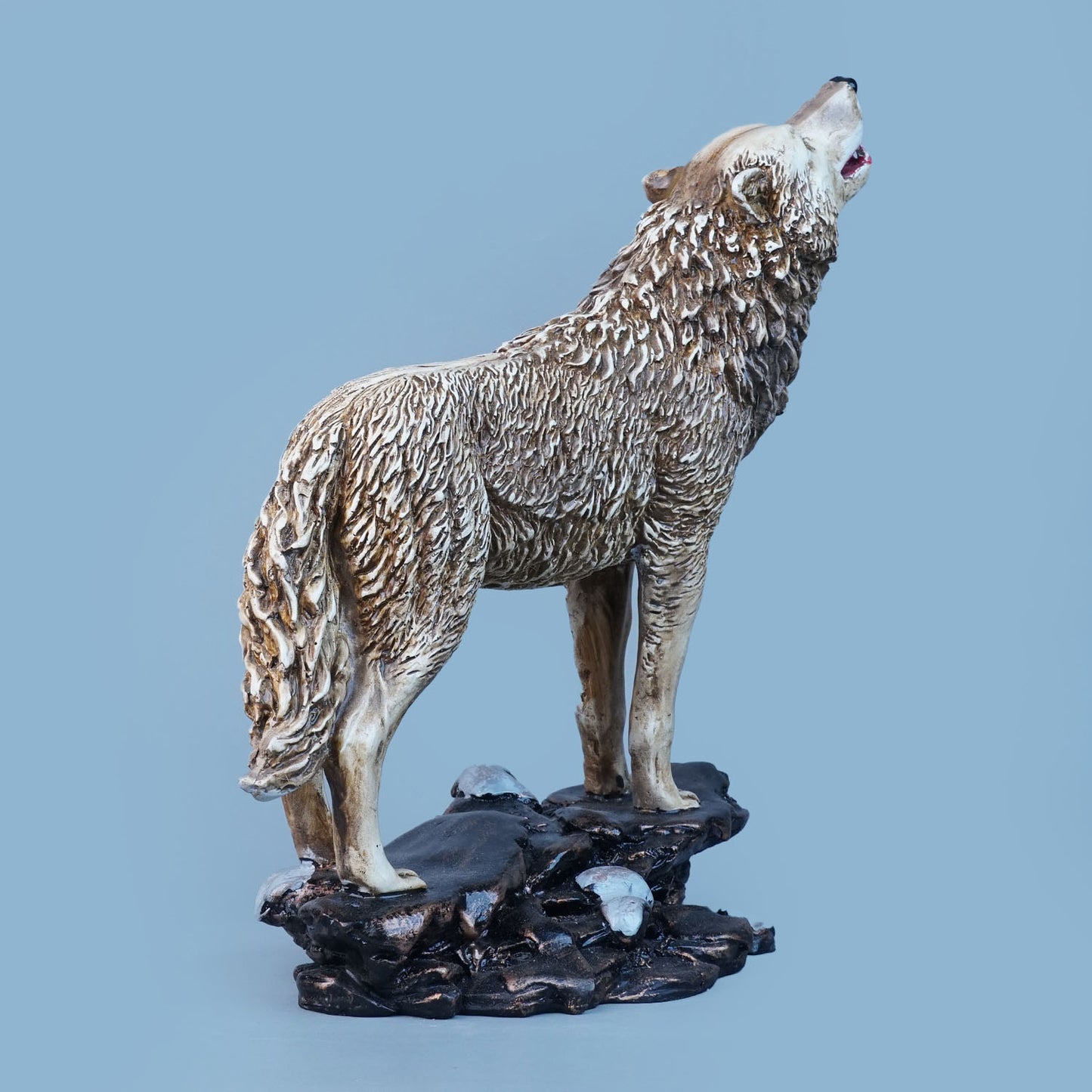 Royal Howling Wolf - Arctic White Collection
