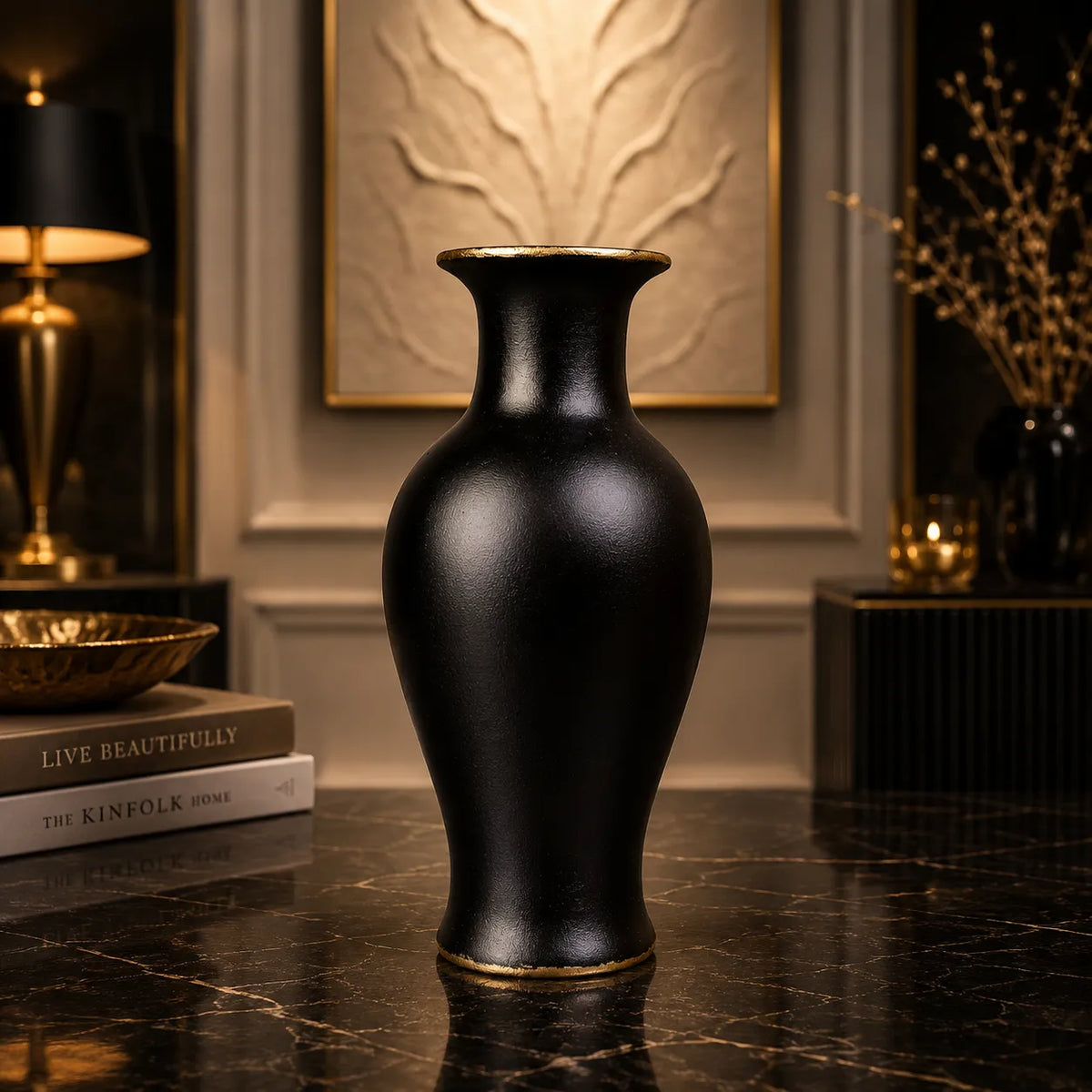 Royal Minimalist Vase - Black & Gold Collection