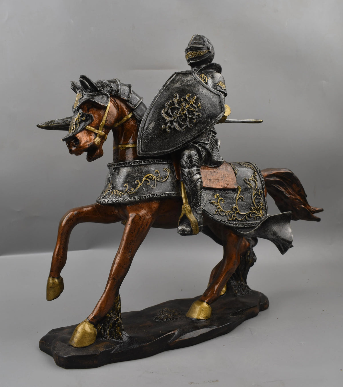 Royal Grand Armored Knight on Horseback - Medieval Heritage Collection