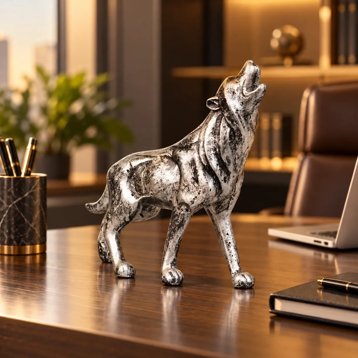 Royal Howling Alpha Wolf - Antique Silver