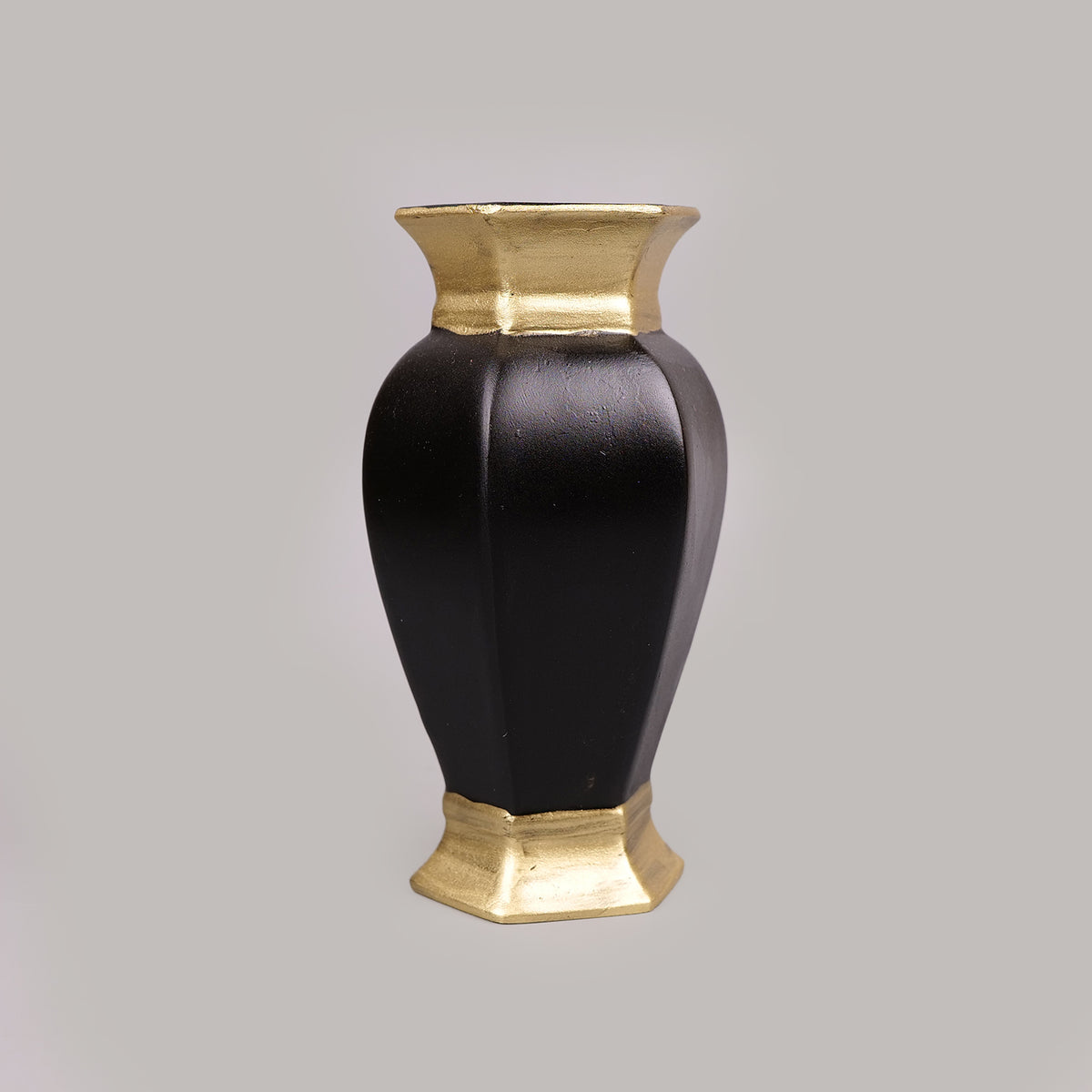 Royal Faceted Urn Vase - Black & Gold Collection