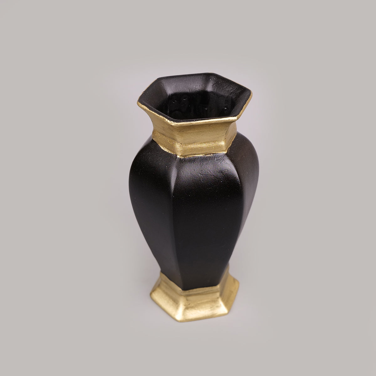 Royal Faceted Urn Vase - Black & Gold Collection