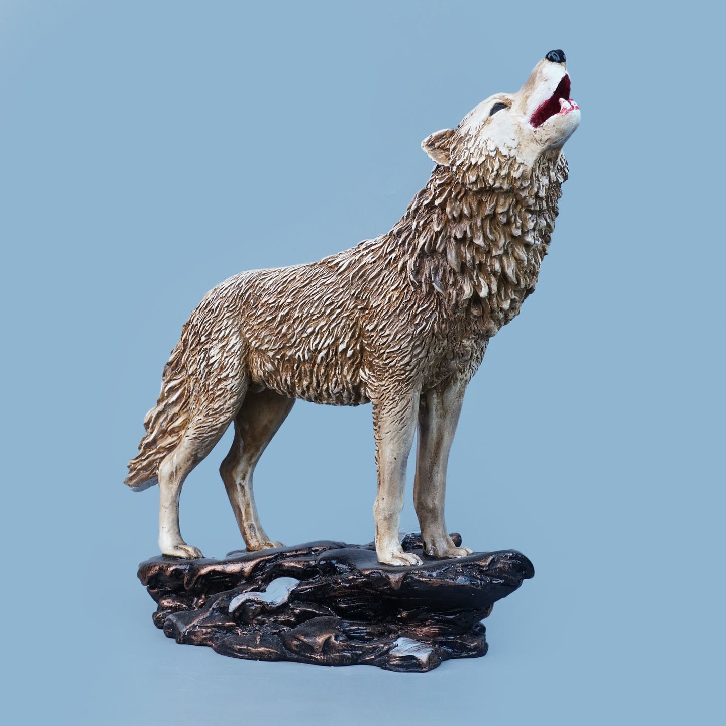 Royal Howling Wolf - Arctic White Collection