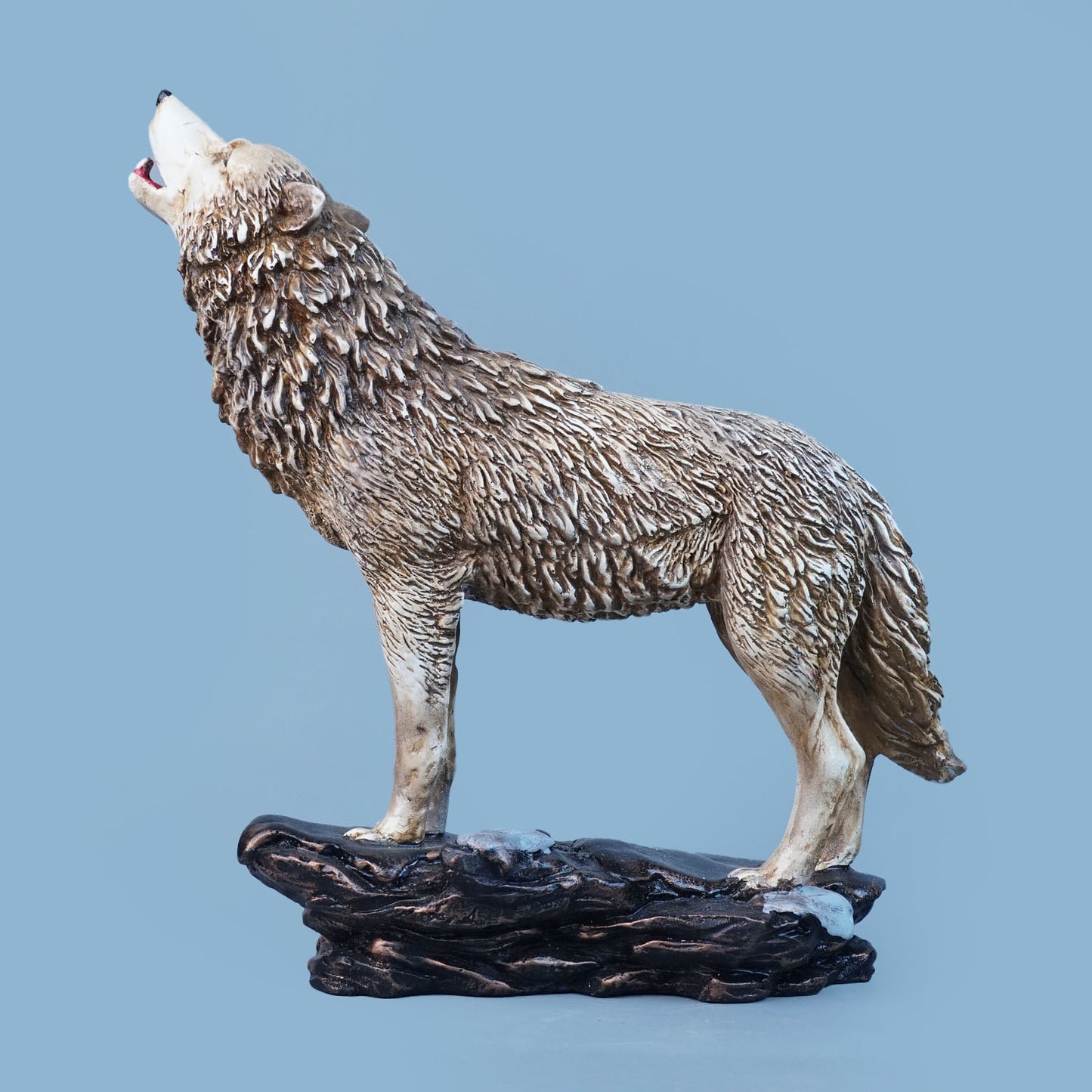 Royal Howling Wolf - Arctic White Collection