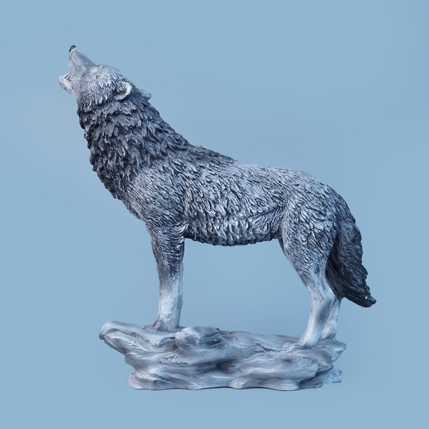 Royal Howling Wolf - Glacial Silver Collection
