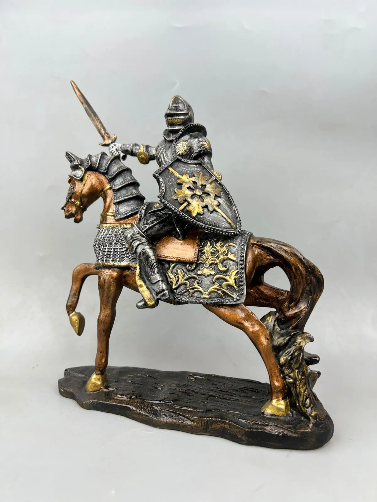 Royal Armored Knight on Horseback - Medieval Heritage Collection